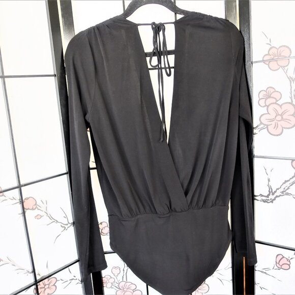 BCBGeneration Black V Neck Tie Love Sleeve Leotard Size Medium - Picture 9 of 9